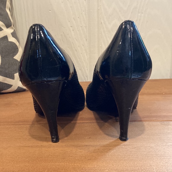 Women's High Heel Anne Klein AKHALO Black Suede Snakeskin Peeptoe Shoe 9.5 - Picture 5 of 8